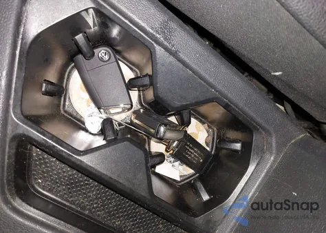 2019 Volkswagen Tiguan 2.0T Se/2.0T Sel/2.0T Sel R-Line/2.0T Sel R-Line Black from USA, damaged, VIN 3VV2B7AX8KM080138